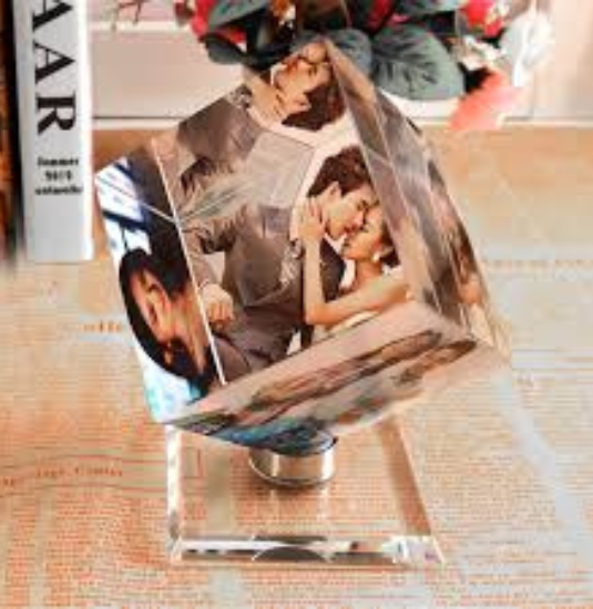 Customized Printing on Square Shaped Rotating Crystal Photo Album